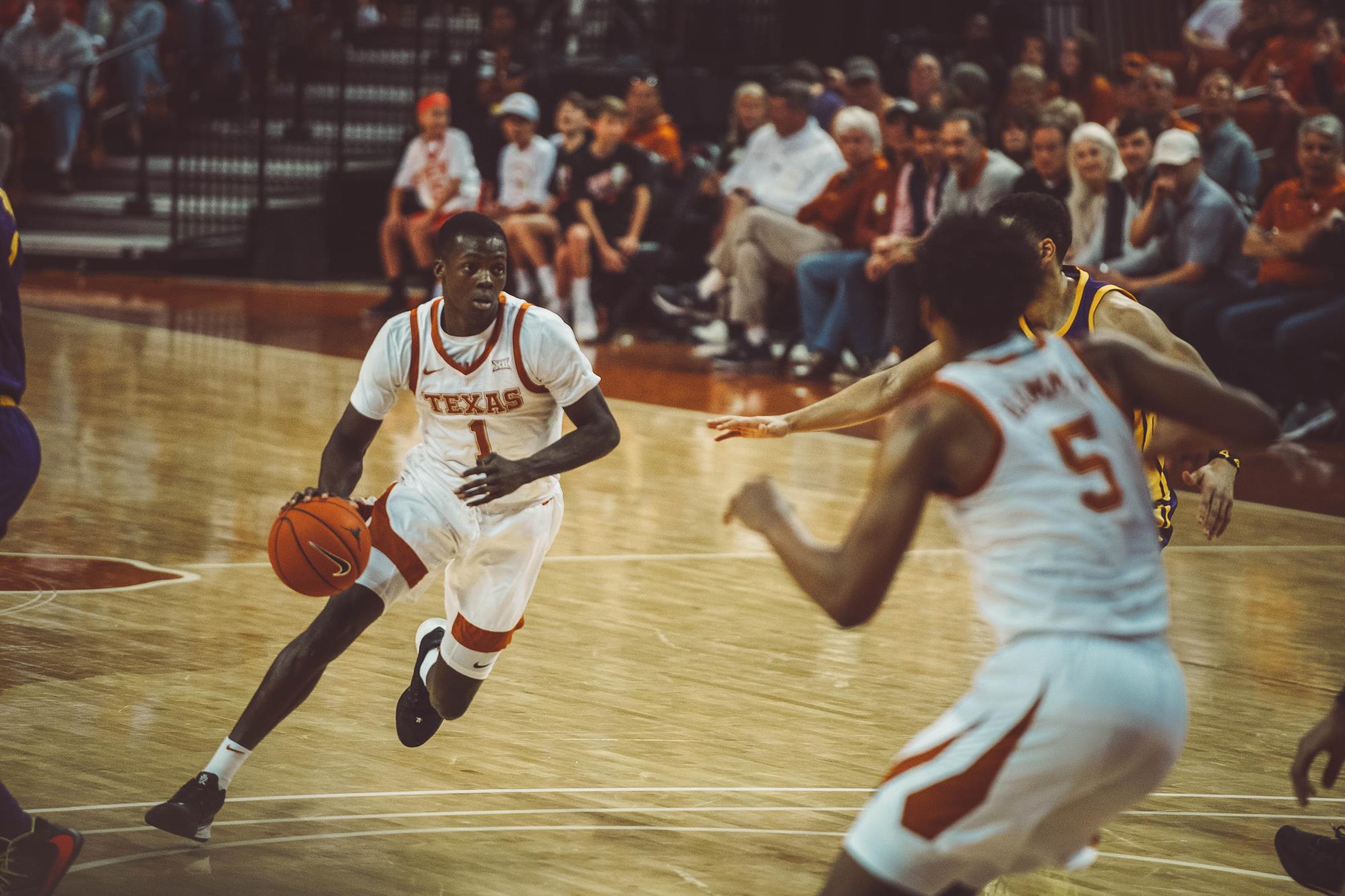 Dribble Basketball - HD Wallpaper 