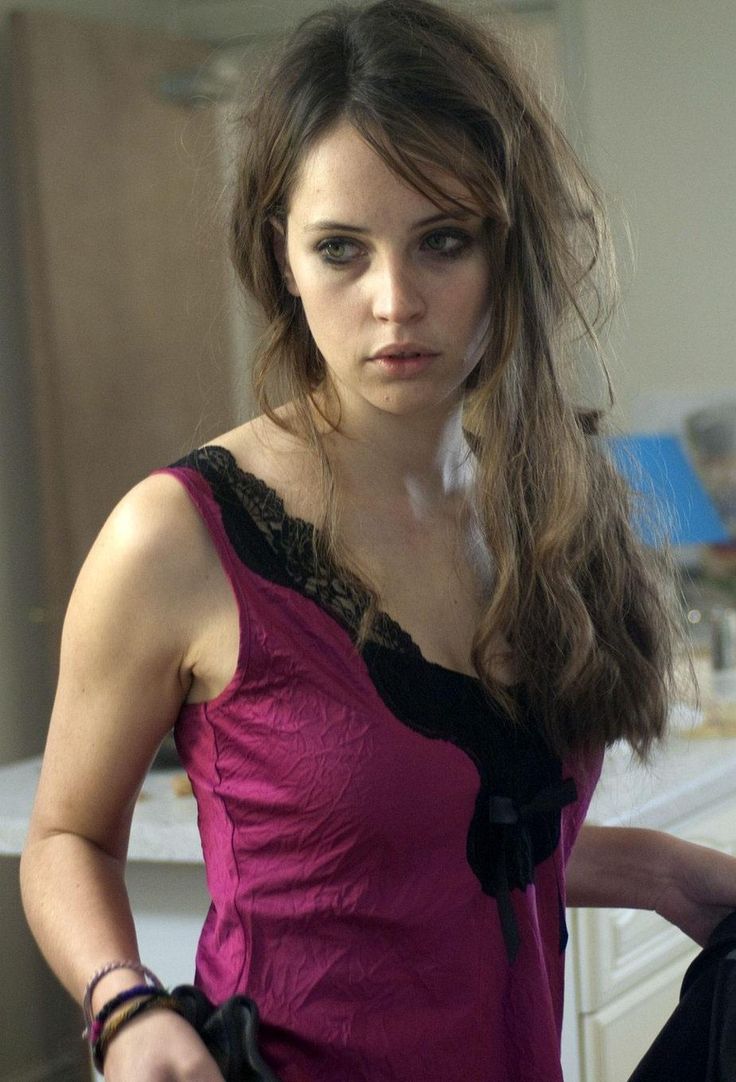 Felicity Jones Hot Sexy - HD Wallpaper 