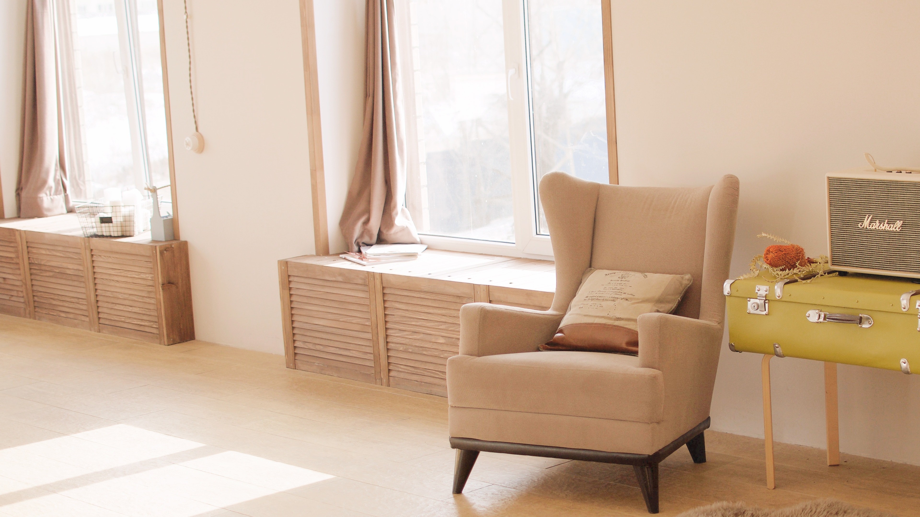 Beautiful Chair In Home 4k Wallpaper - Interior Design - HD Wallpaper 