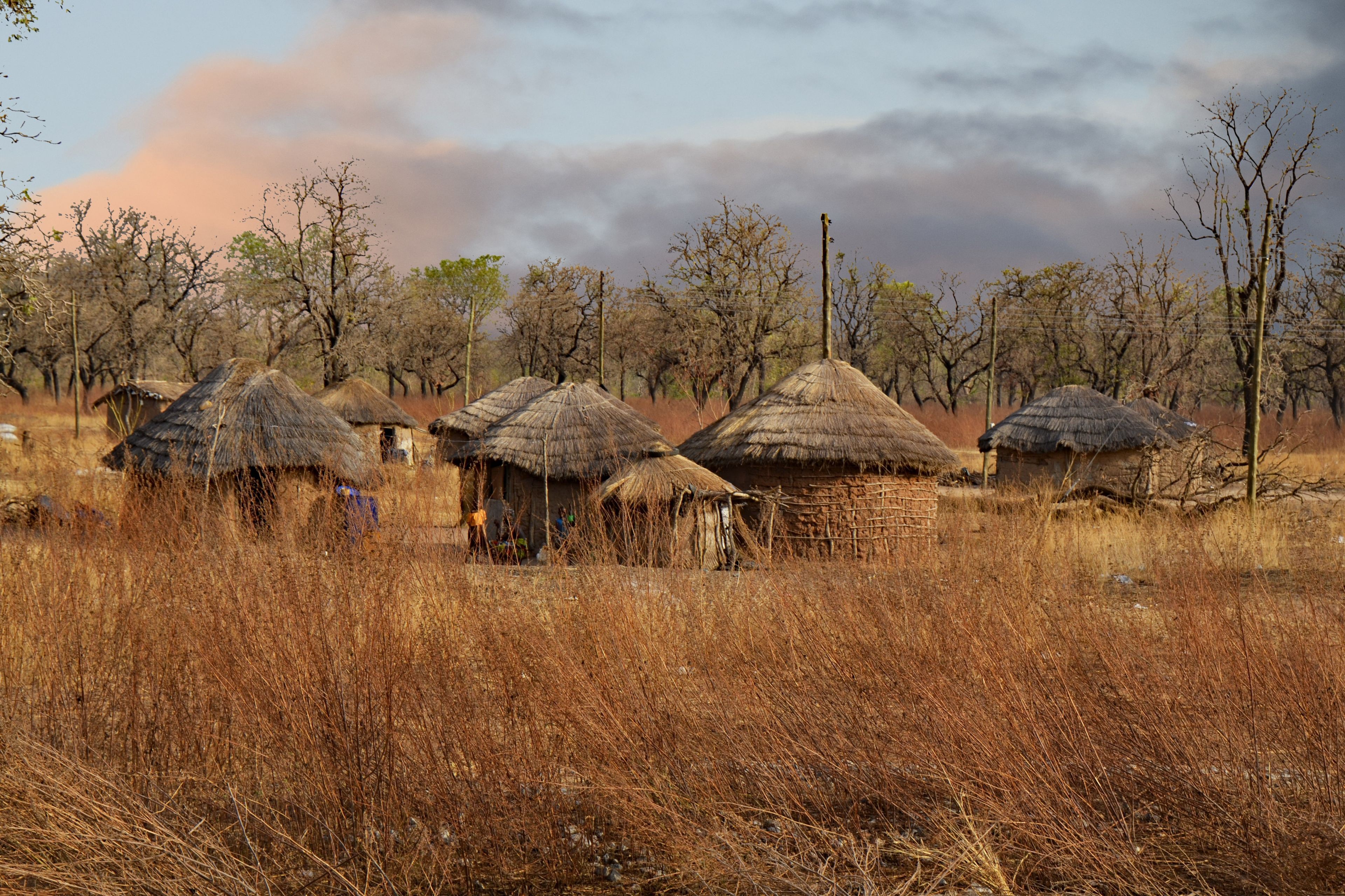 Village Hut Ghana 4k Wallpaper - 2020 Calendar With Holidays In Ghana - HD Wallpaper 