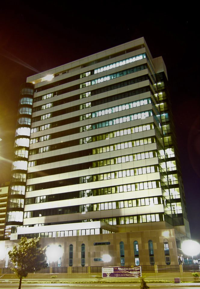 Accra-ghana Skyline Wallpapers - Commercial Building - HD Wallpaper 