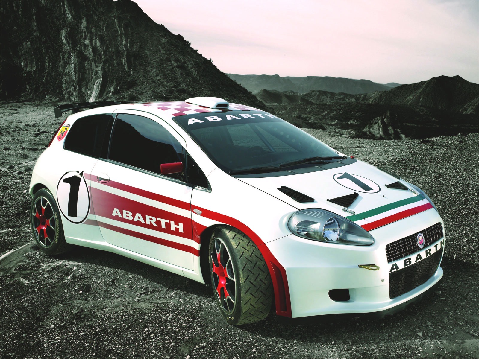 Fiat Grande Punto Abarth Front And Side Wallpaper, - Fiat Punto Abarth 500 - HD Wallpaper 