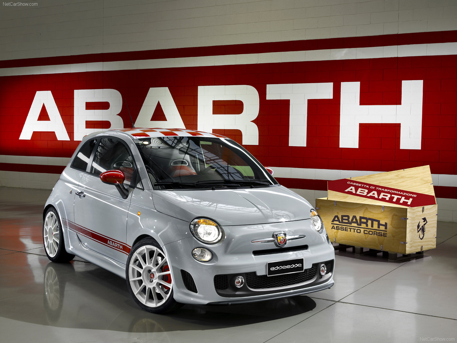 Abarth Fiat 500 Abarth Esseesse Photo - Fiat 500 Abarth Esseesse 2009 - HD Wallpaper 