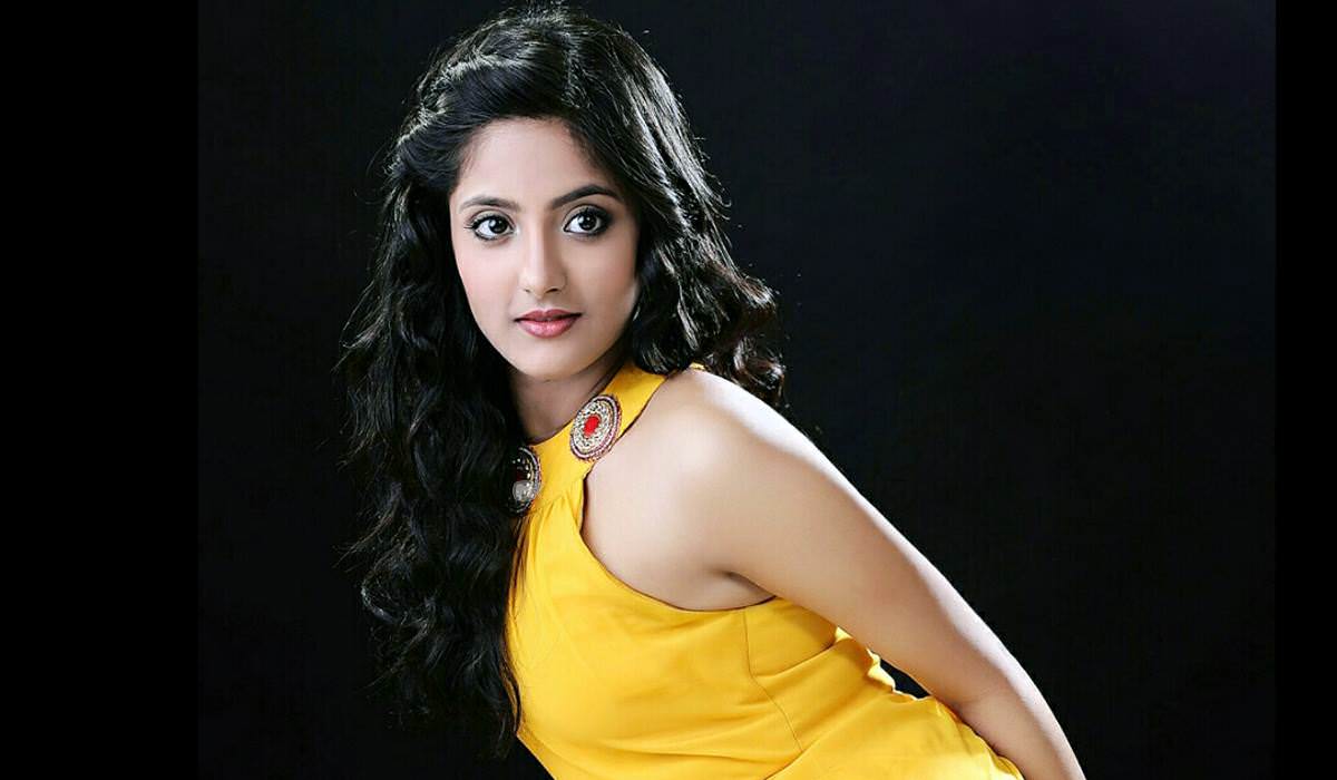 Ulka Gupta - Ulka Gupta Jhansi Ki Rani - HD Wallpaper 