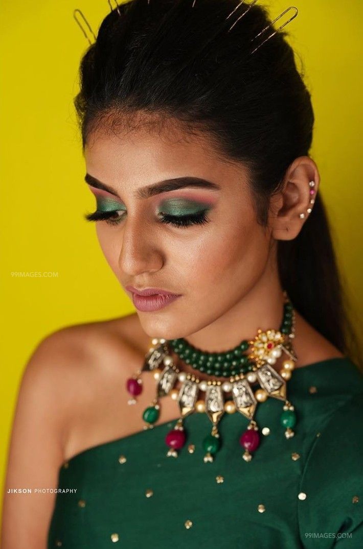 Priya Prakash Varrier Hot 2020 - HD Wallpaper 