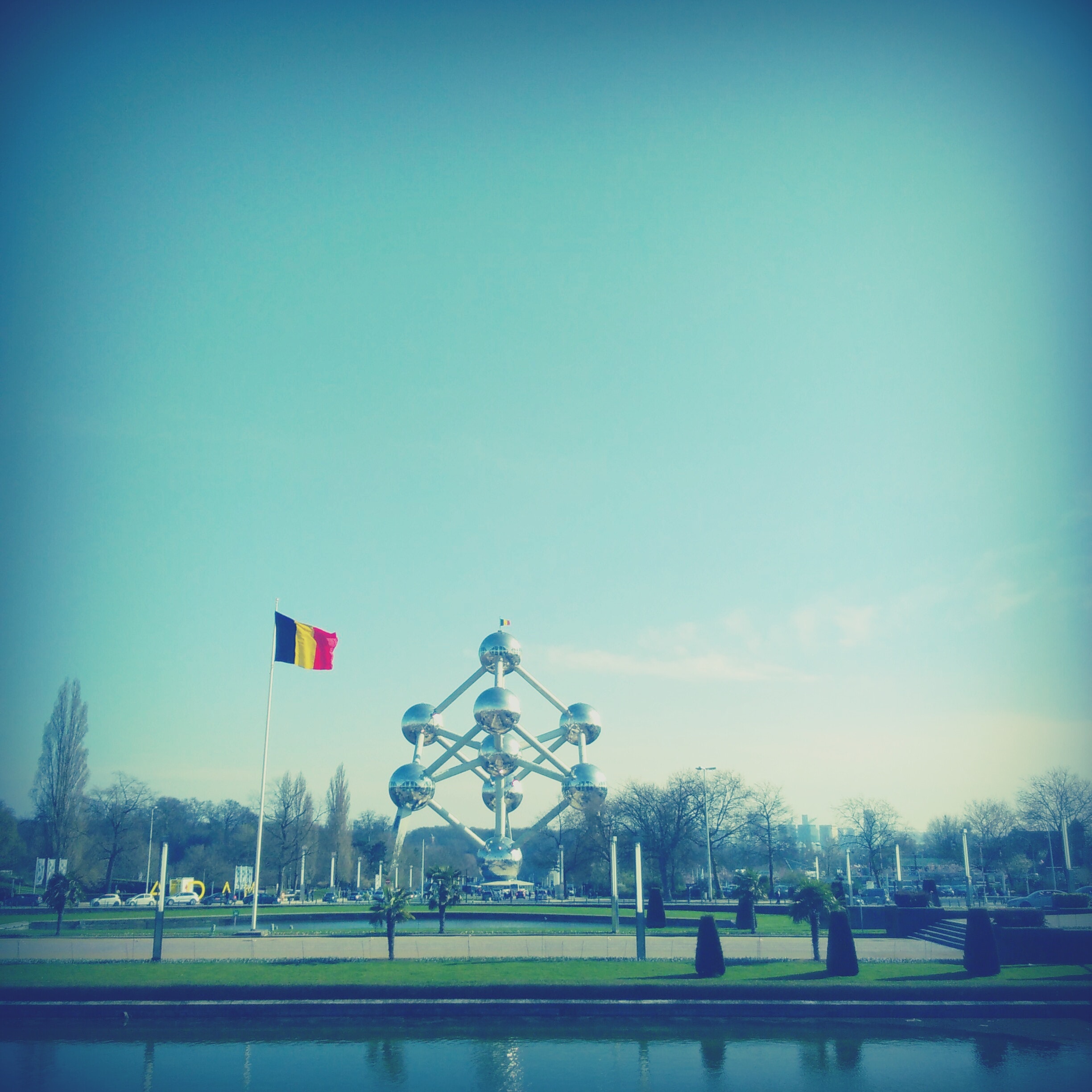 Atomium - HD Wallpaper 