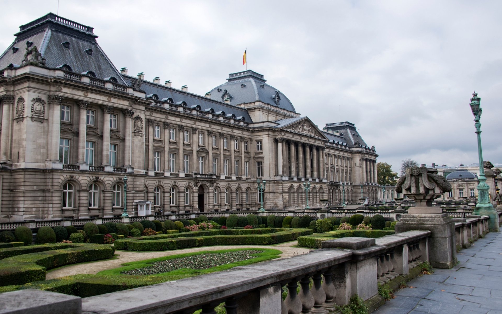 Royal Palace Of Brussels - HD Wallpaper 