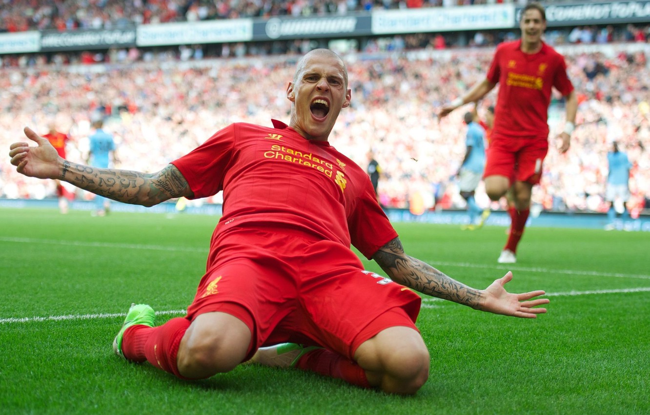Photo Wallpaper Football, Football, Liverpool, Liverpool, - Martin Škrtel - HD Wallpaper 