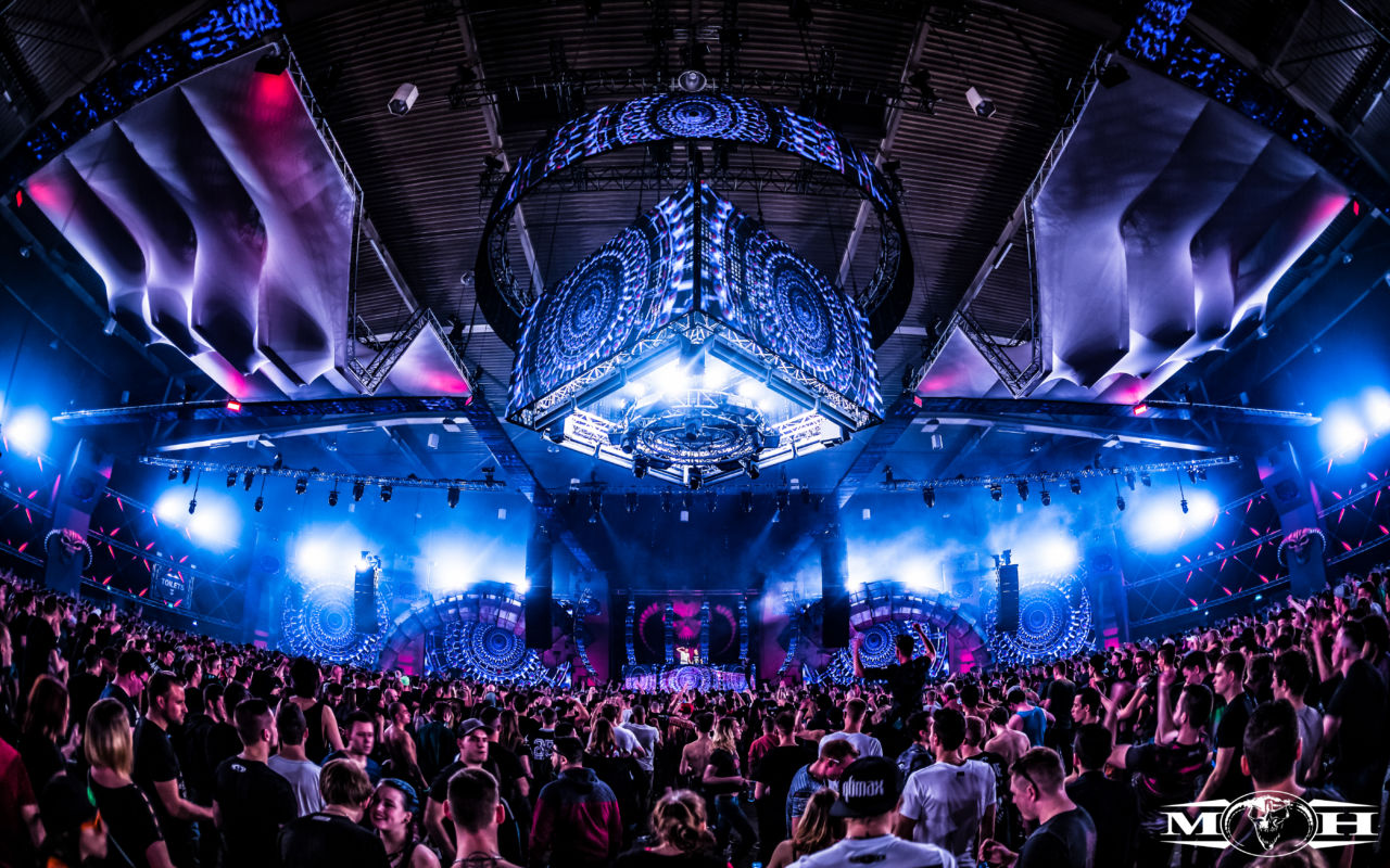 Crowd - HD Wallpaper 