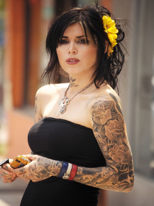 Kat Von D Grey Ink Flowers Full Sleeve Tattoo - Kat Von D Tattoo Arm - HD Wallpaper 