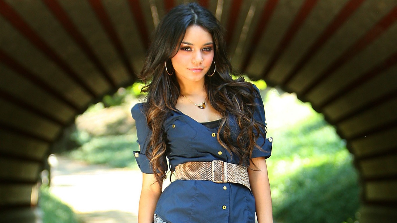 Vanessa Hudgens-photos Hd Wallpaper2014 - Vanessa Hudgens Clark Samuels - HD Wallpaper 