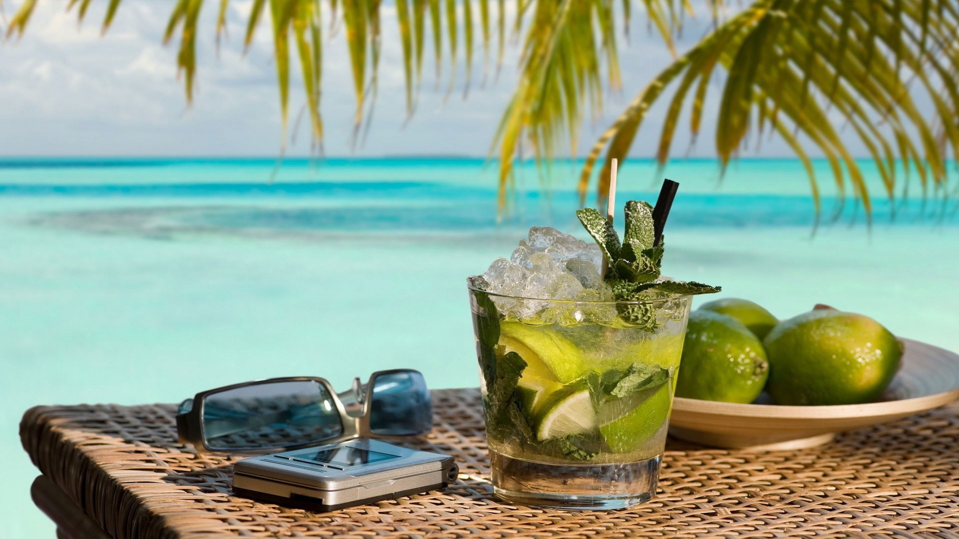 Wallpaper Mojito, Cocktail, Phone, Points, Beach 
 - Mojito By The Beach - HD Wallpaper 