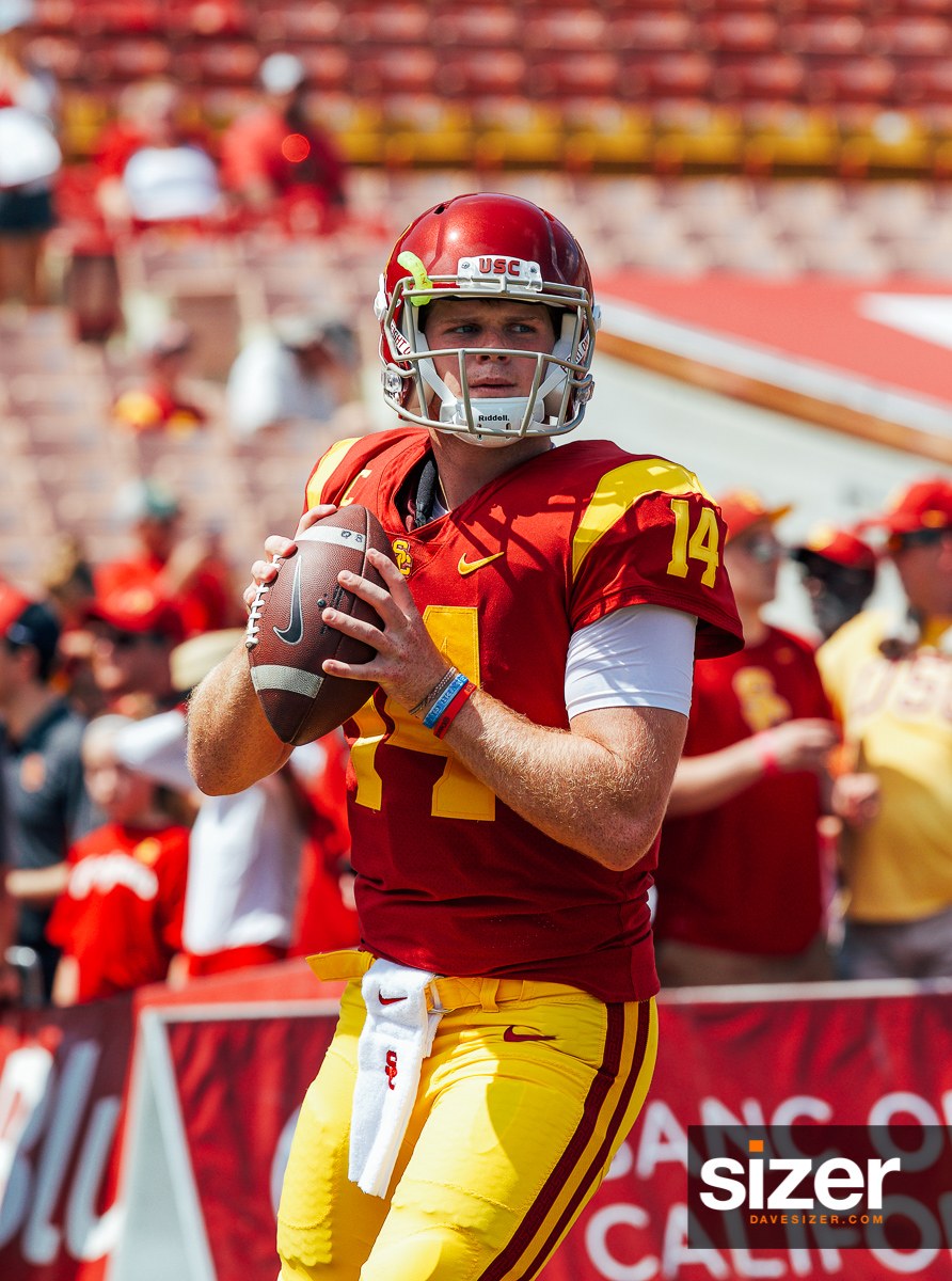 Heisman Hopeful Sam Darnold Warms Up - Sam Darnold Usc Phone Background - HD Wallpaper 