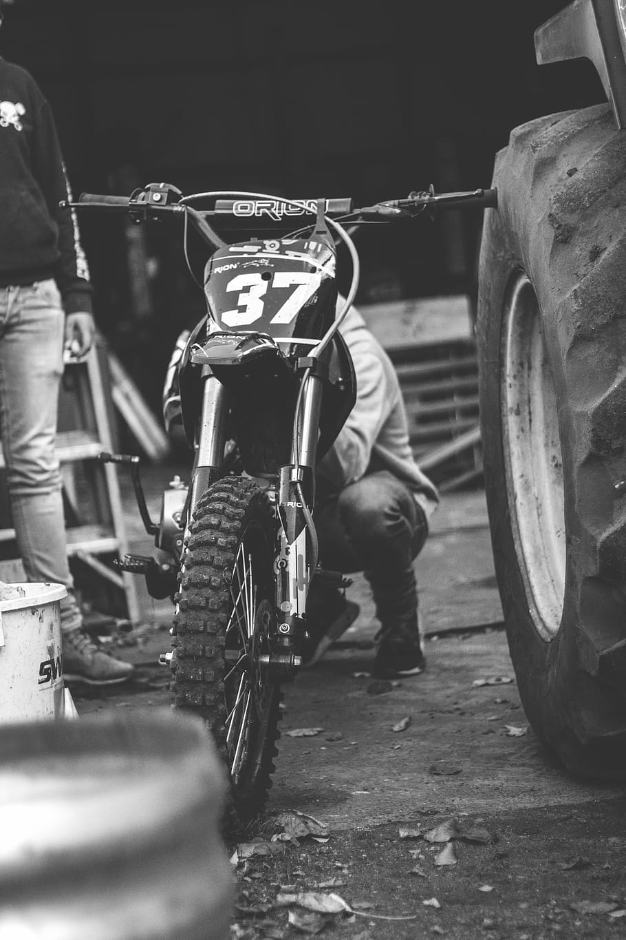 Person Behind Motorcycle, Motorbike, Wheel, Scrambler, - Motorcycle - HD Wallpaper 