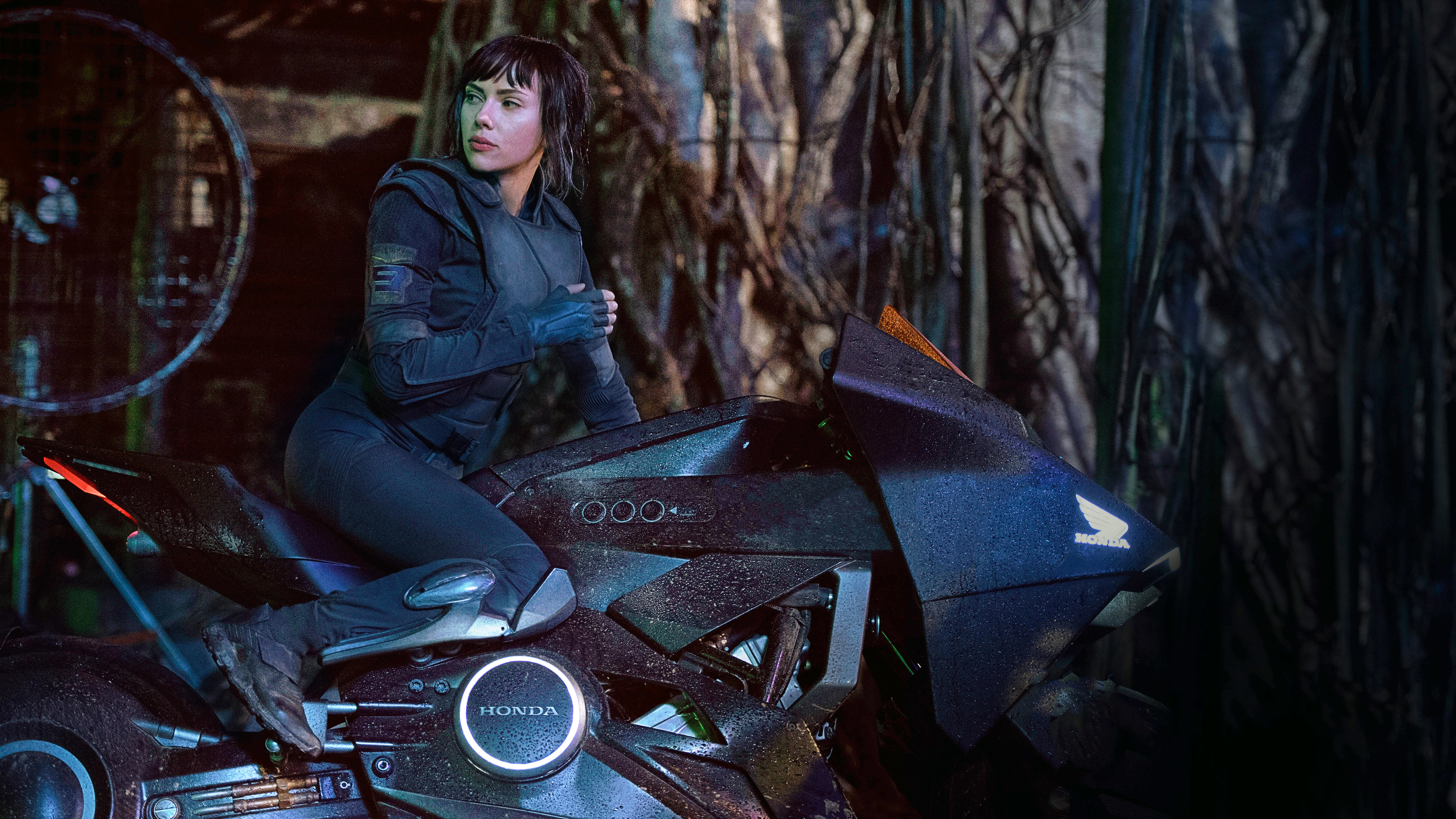 Scarlett Johansson In Ghost In The Shell 5k - Scarlett Johansson Wallpaper Ghost In The Shell - HD Wallpaper 