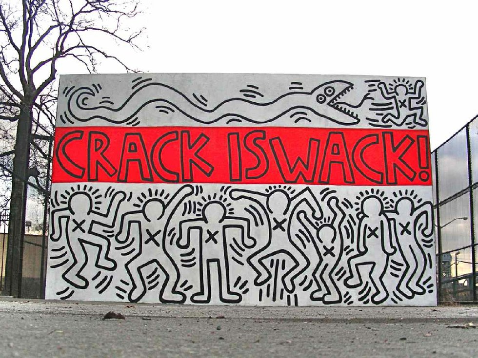 Keith Haring Crack Is Wackreverse Landscape 17 - Keith Haring Mural Barcelona - HD Wallpaper 