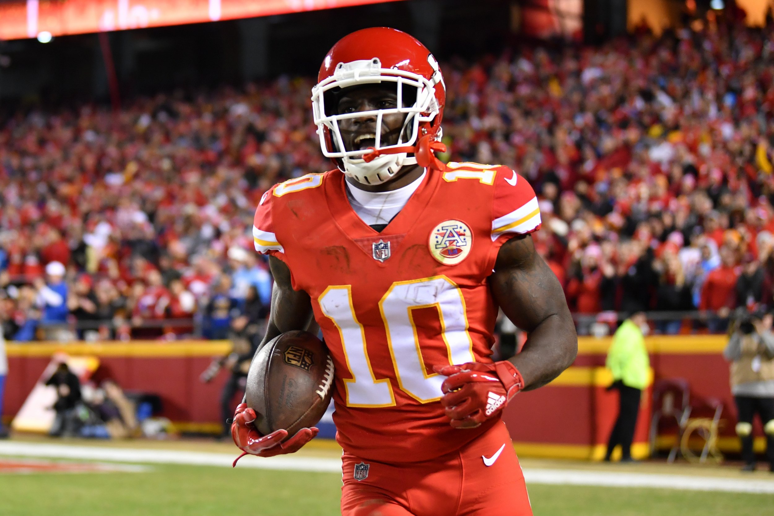 Gettyimages-893956676 - Tyreek Hill Nfl Wide Receivers - HD Wallpaper 