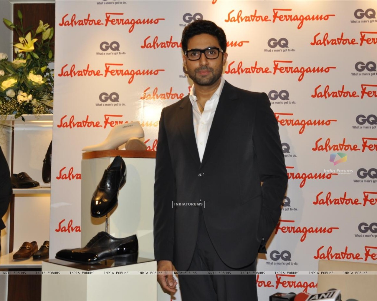 Tuxedo - HD Wallpaper 