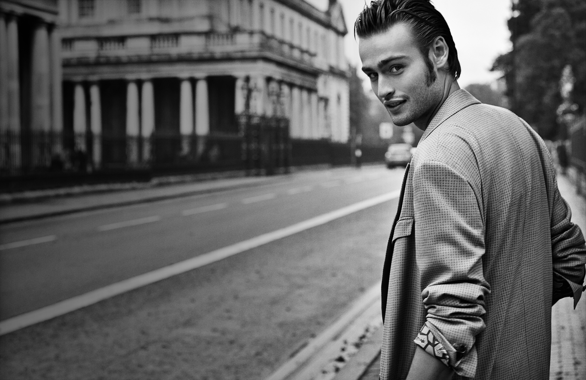 Douglas Booth Wallpaper Hd - HD Wallpaper 