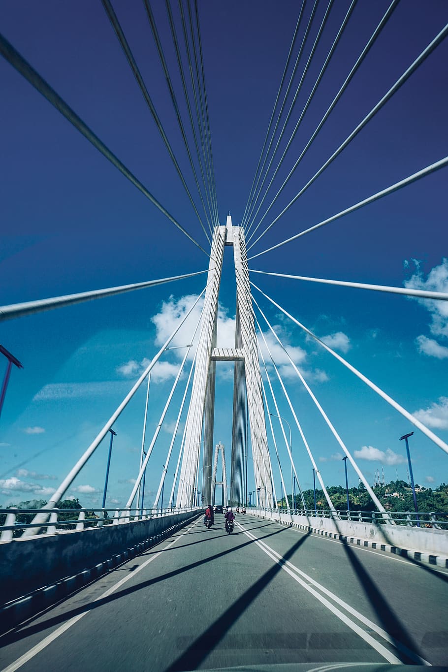 Indonesia, Jembatan Mahakam Kota Ii, Kalimantan, Mahkota - Self-anchored Suspension Bridge - HD Wallpaper 