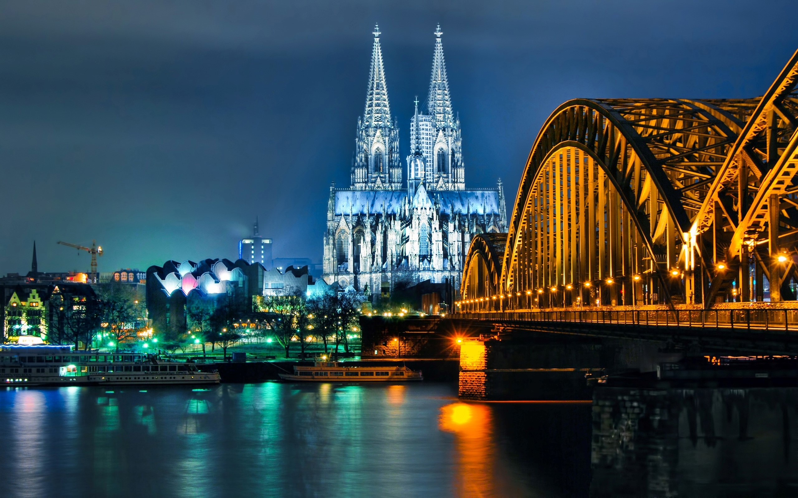 Cologne Cathedral In City Cologne Of Germany Wallpaper - Hohenzollernbrücke - HD Wallpaper 
