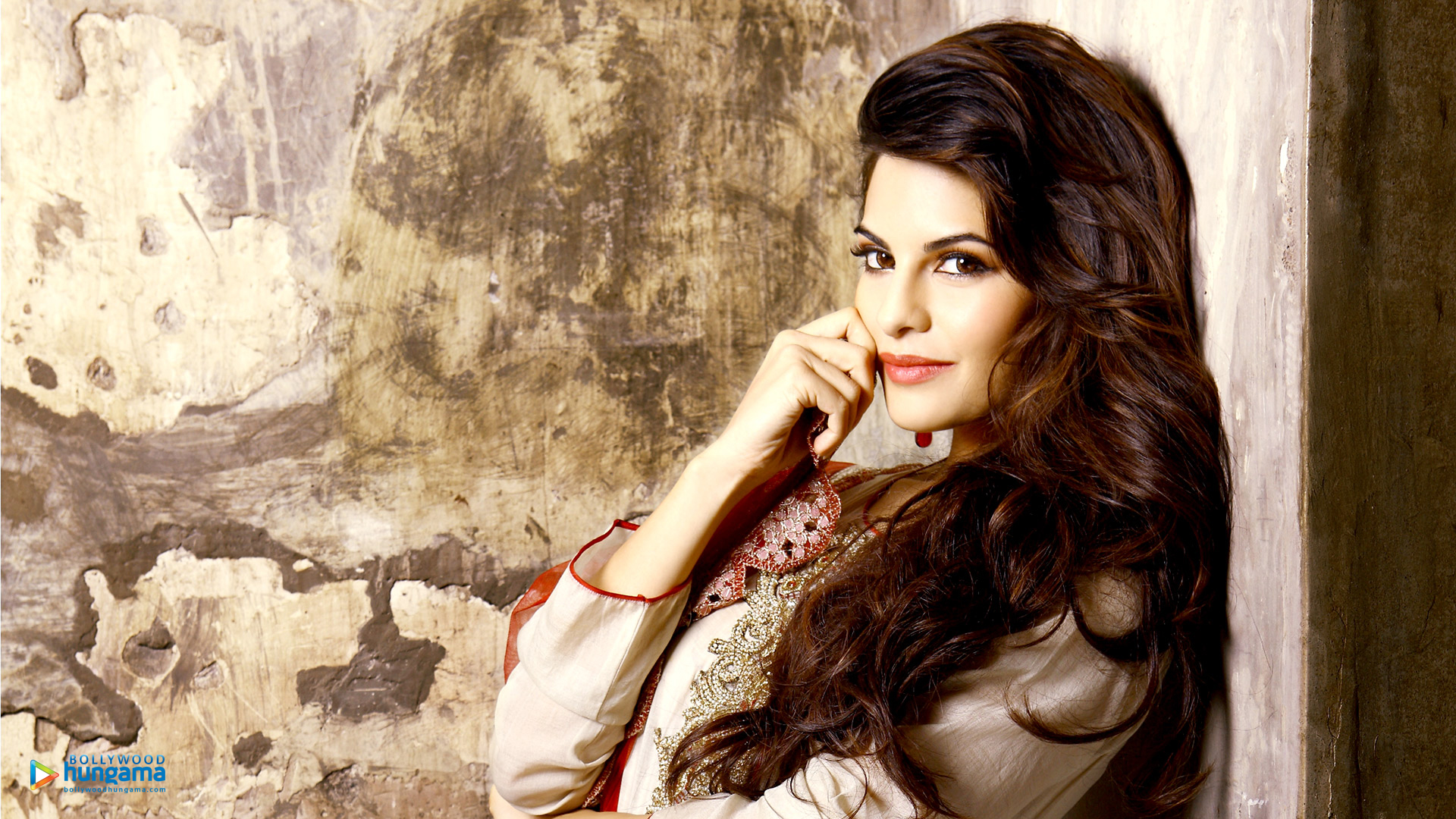 Jacqueline Fernandez - Jacqueline Fernandez Wallpapers Hd - HD Wallpaper 