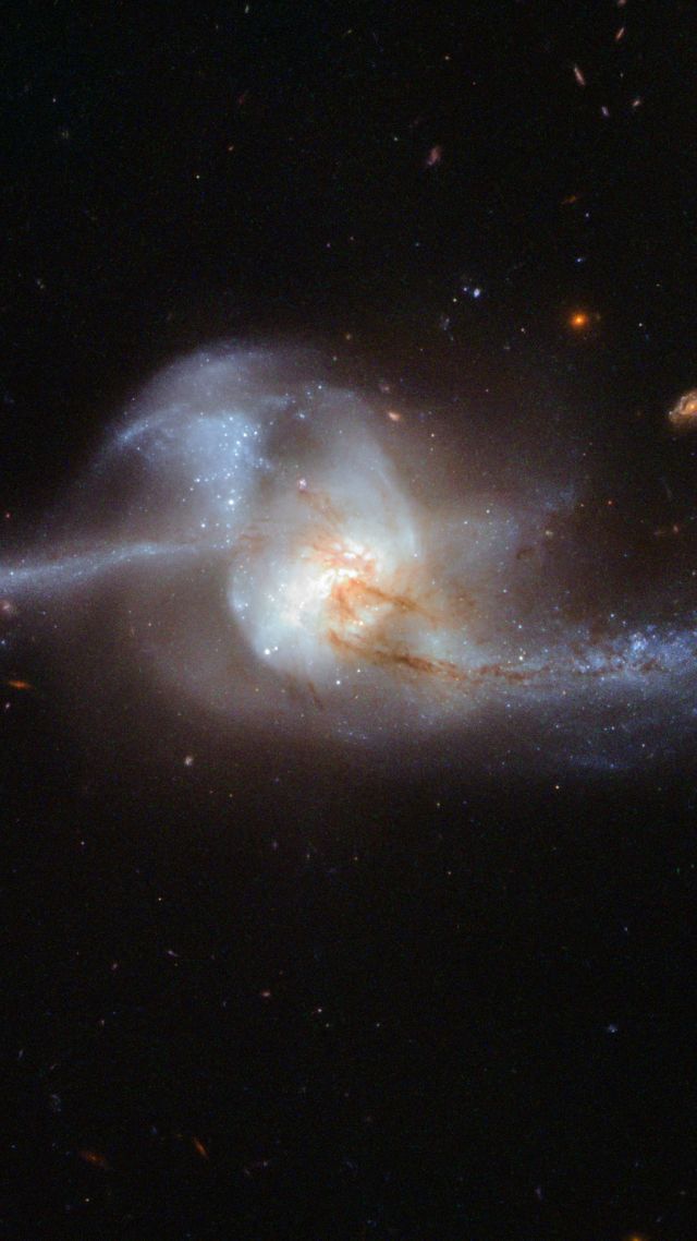 Hubble, Space, Galaxy, 4k - Two Galaxies Become One - HD Wallpaper 