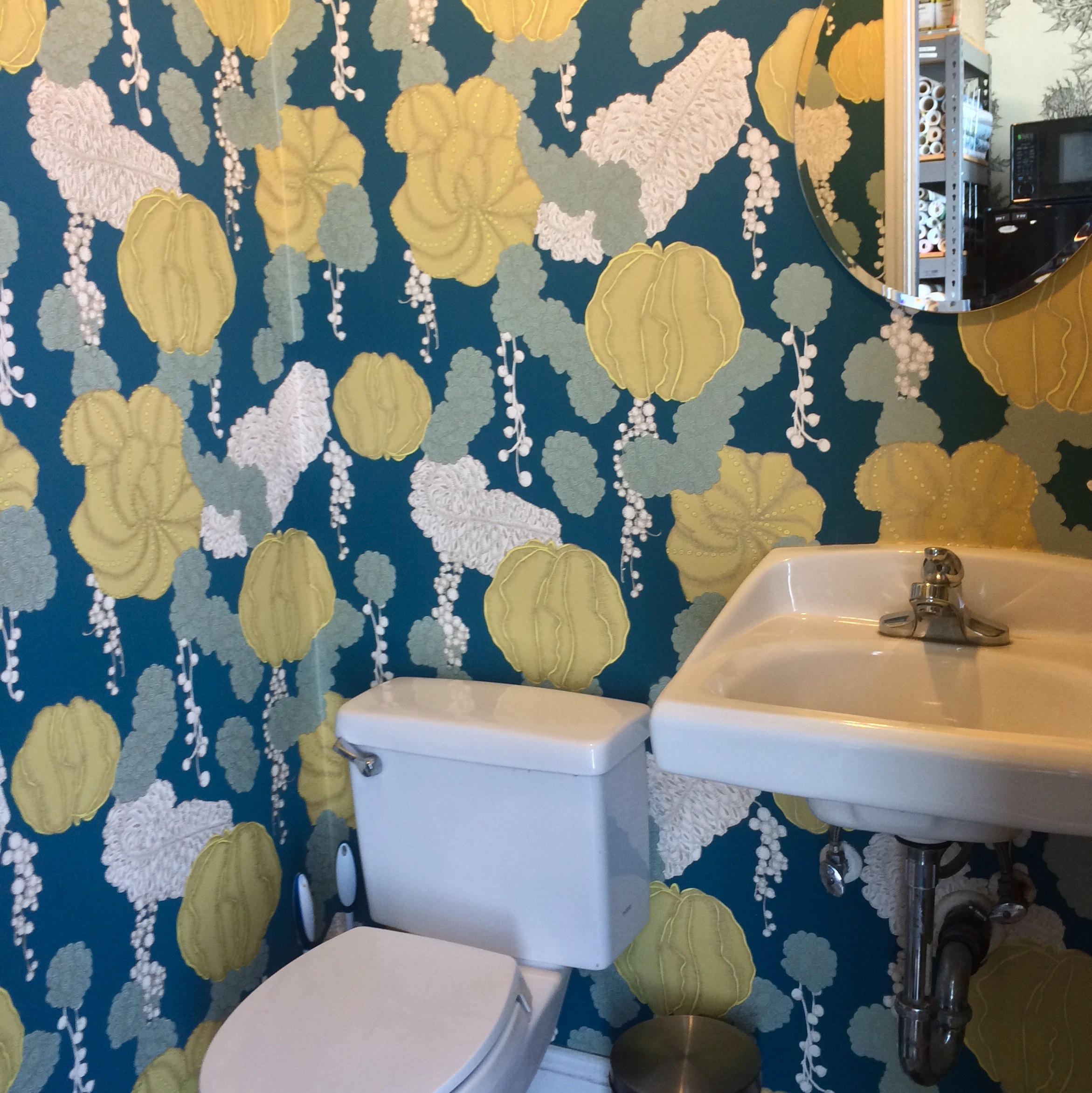 Billie Eilish Petra Collins - HD Wallpaper 