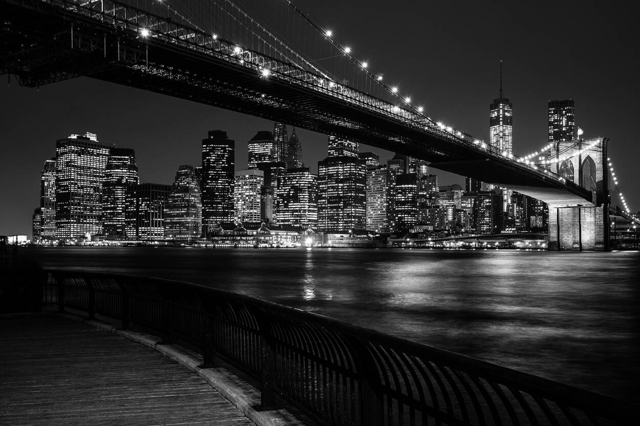 Architects Paper Photo Wallpaper Brooklyn Bridge By - Black And White Bridge At Night - HD Wallpaper 