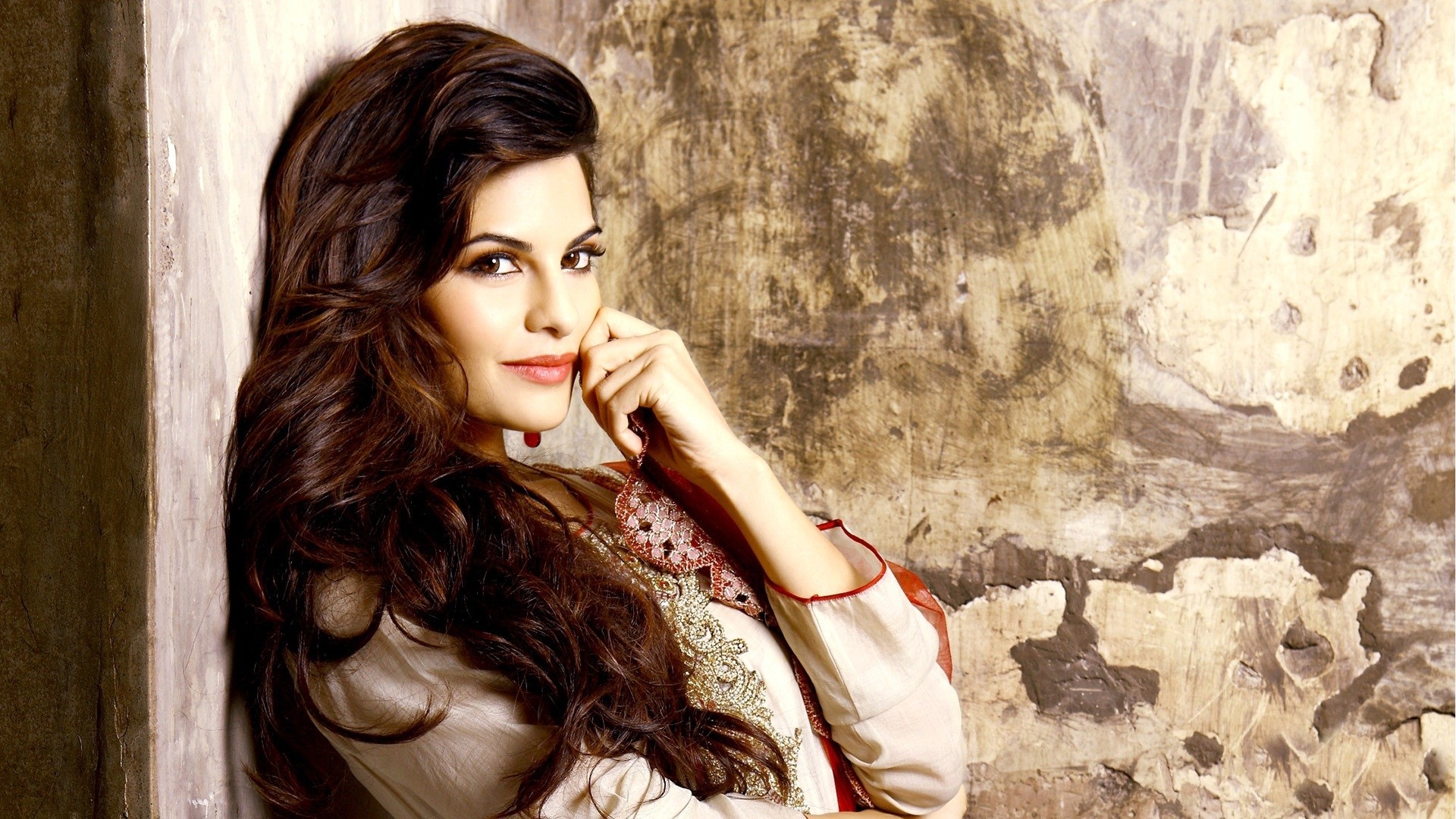 Jacqueline Fernandez Hd Wallpaper Hd Wallpapers Rocks - Jacqueline Fernandez Hd - HD Wallpaper 