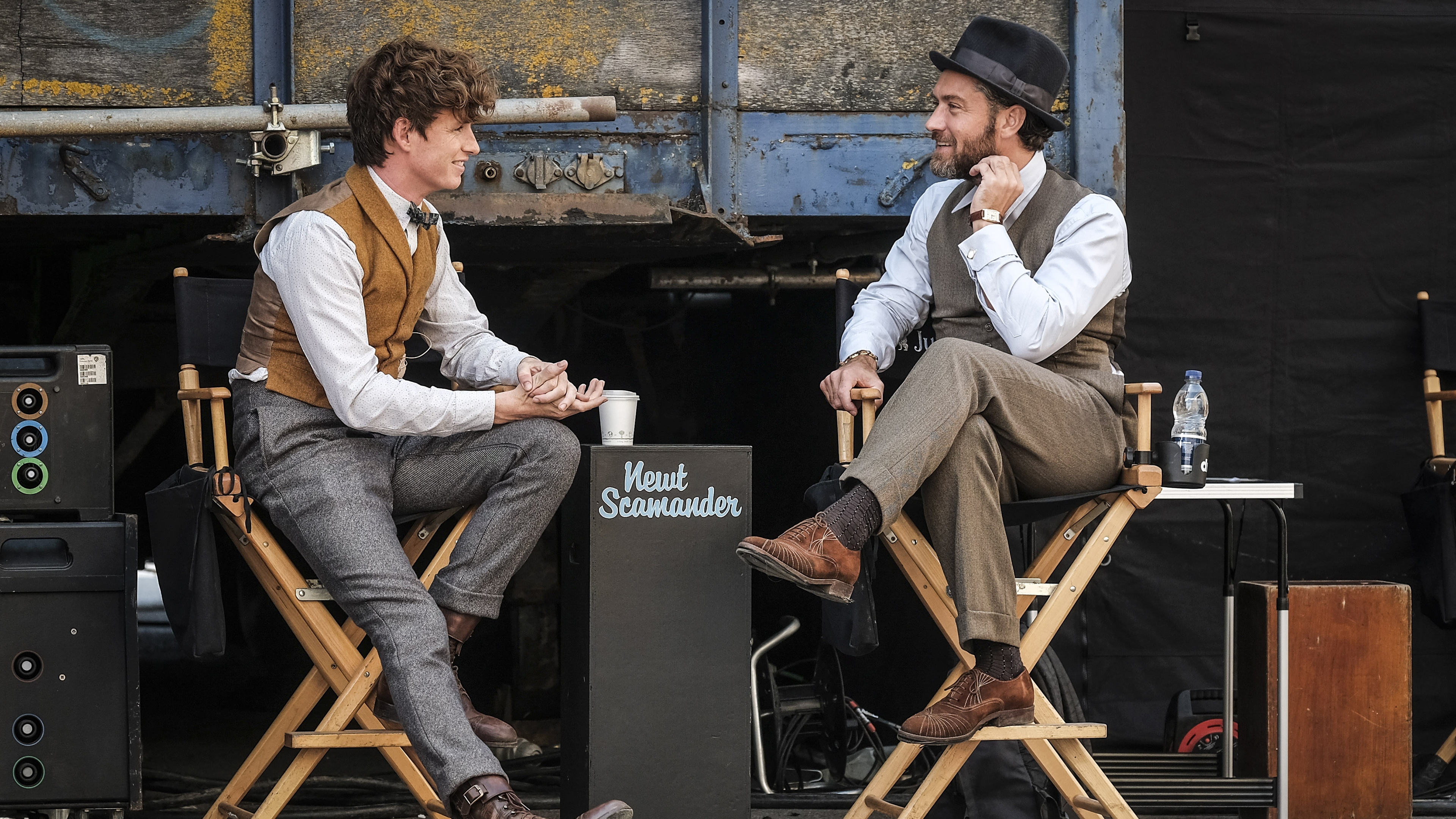 Fantastic Beasts 2 Set - HD Wallpaper 