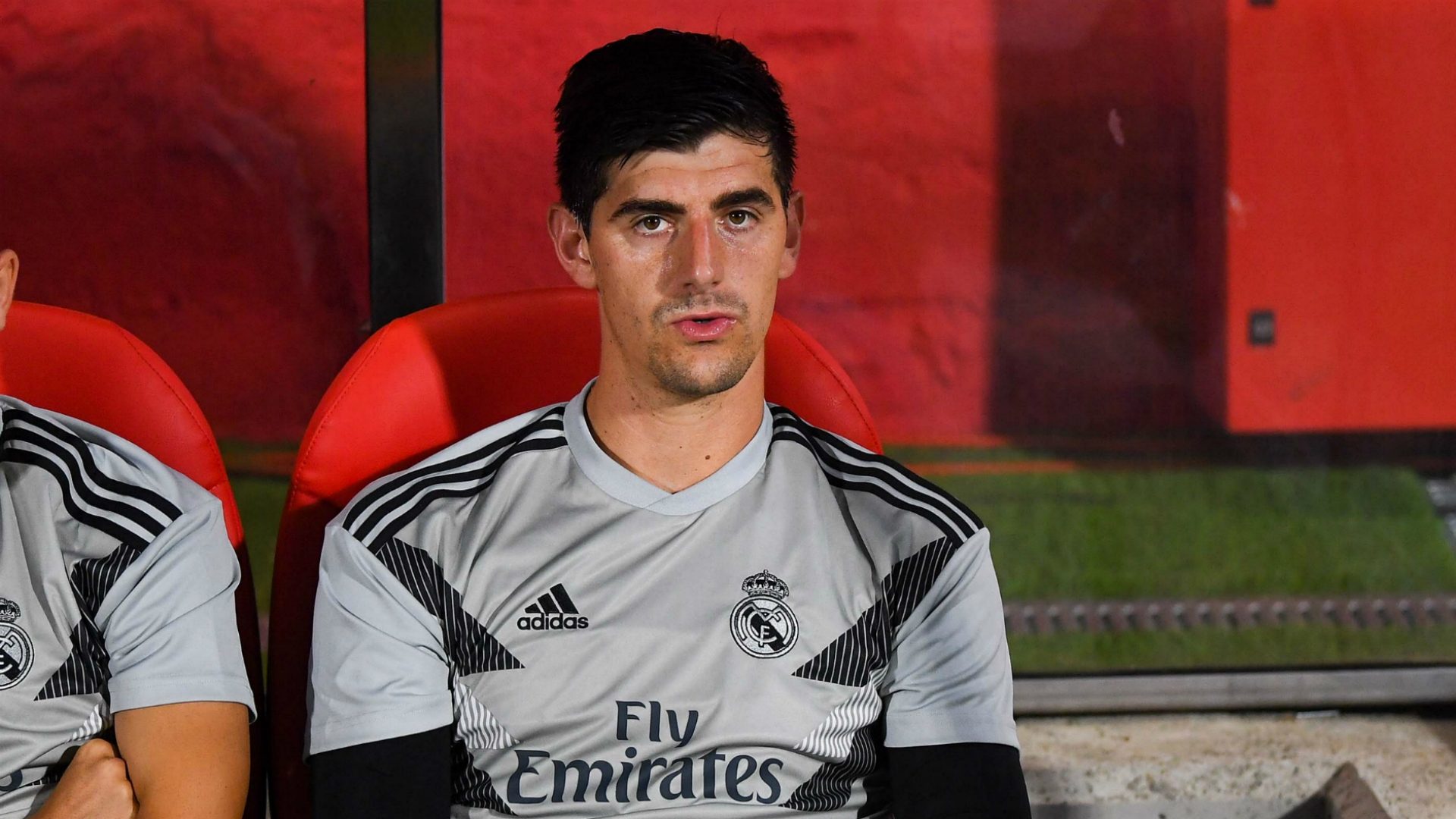 Real Madrid Star Thibaut Courtois Breaks Silence After - Courtois Real Madrid Bench - HD Wallpaper 