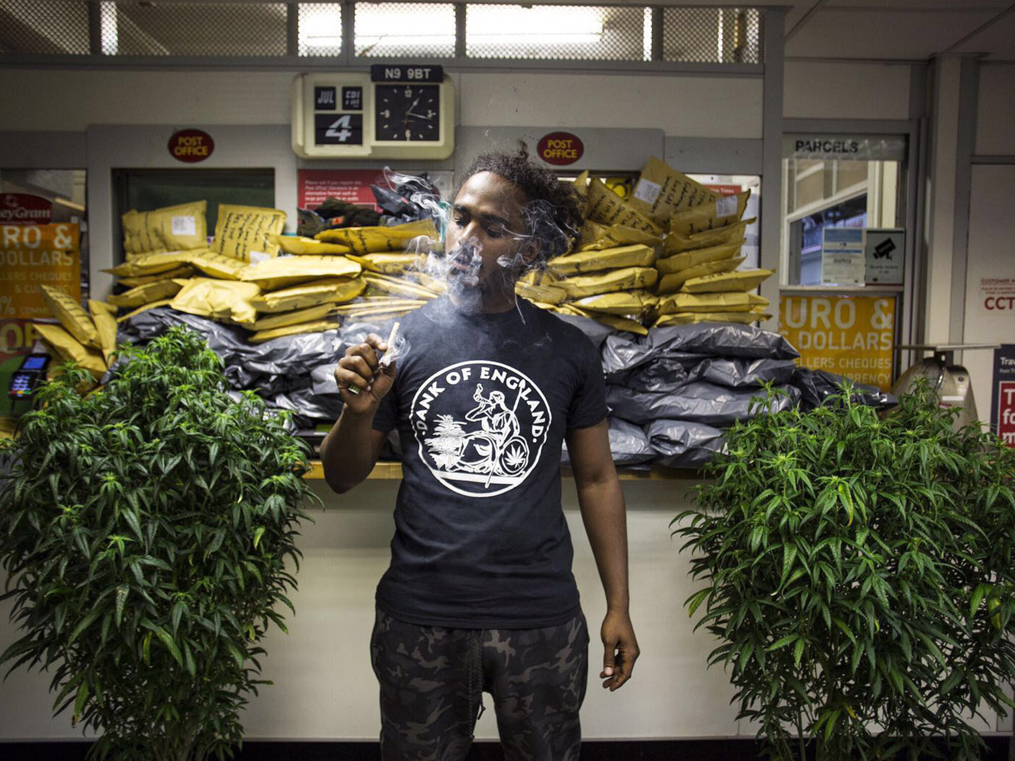 Dank Of England Shop - HD Wallpaper 