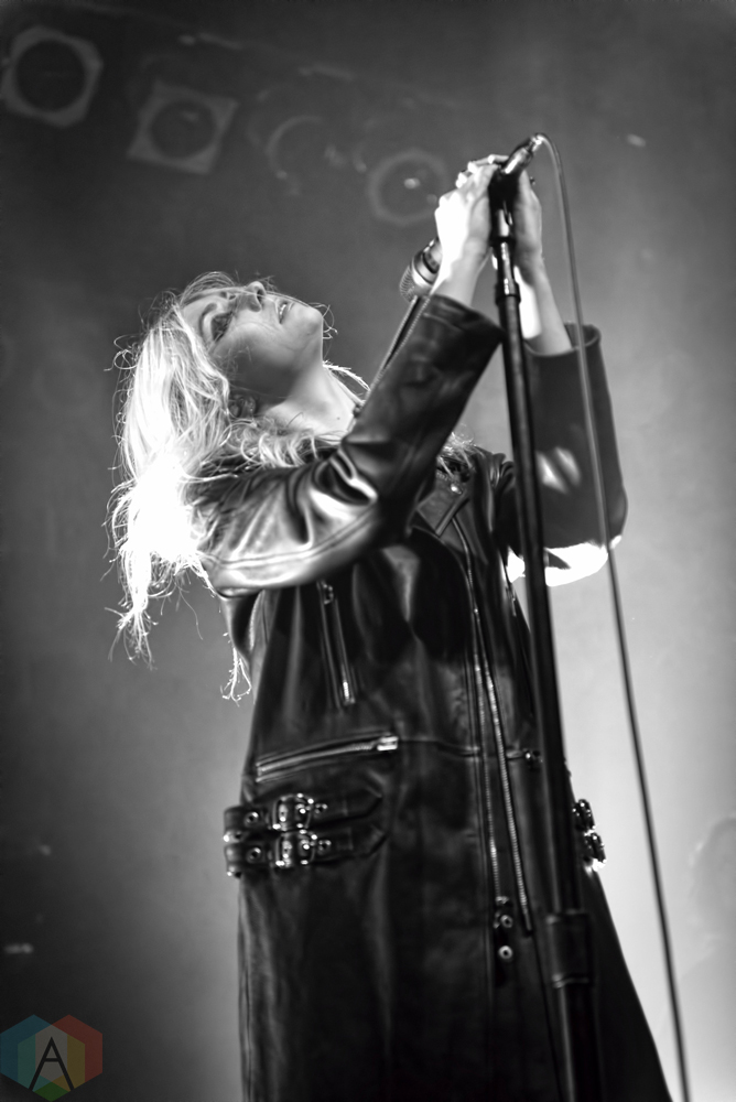 Taylor Momsen Of The Pretty Reckless Performs At The - Taylor Momsen Aesthetic - HD Wallpaper 