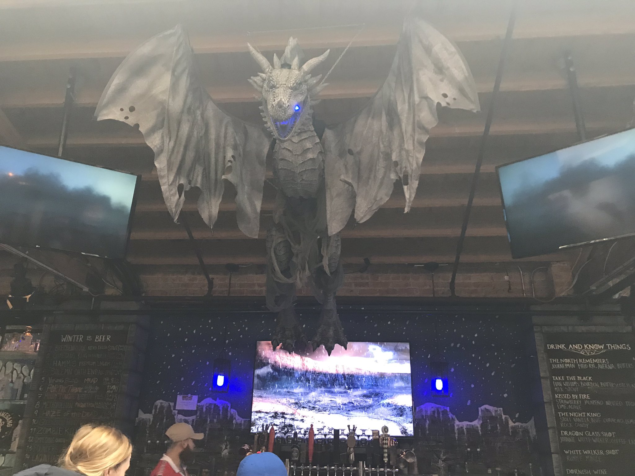 Tourist Attraction - HD Wallpaper 