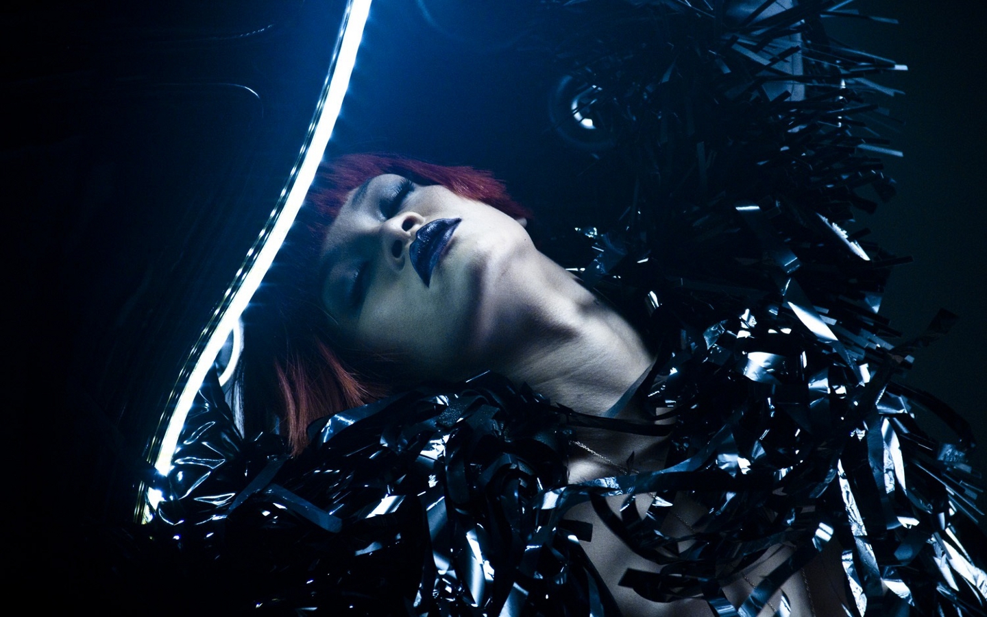 Rihanna Loud Booklet Shoot - Darkness - HD Wallpaper 