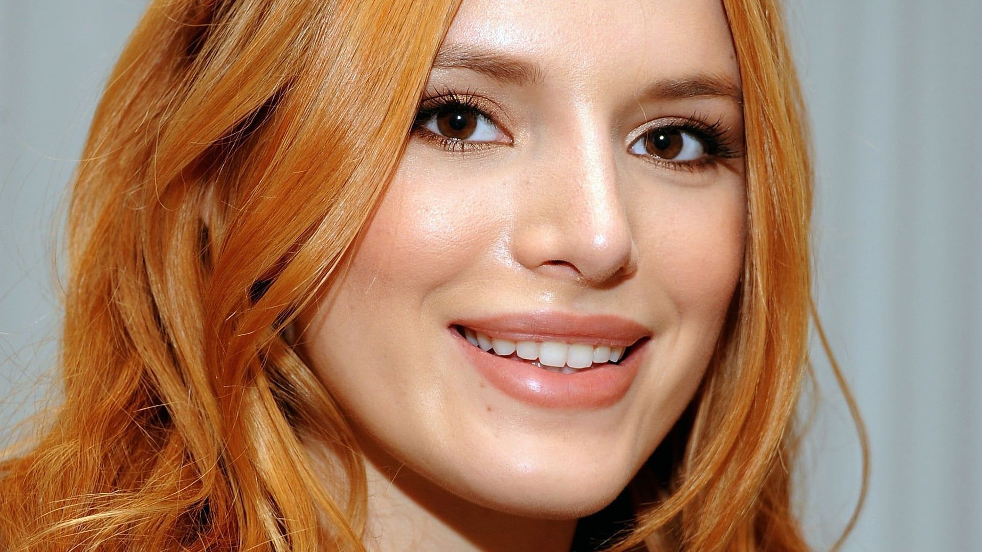 Bella Thorne Hd Wallpaper - Doutzen Kroes Victoria's Secret Makeup - HD Wallpaper 