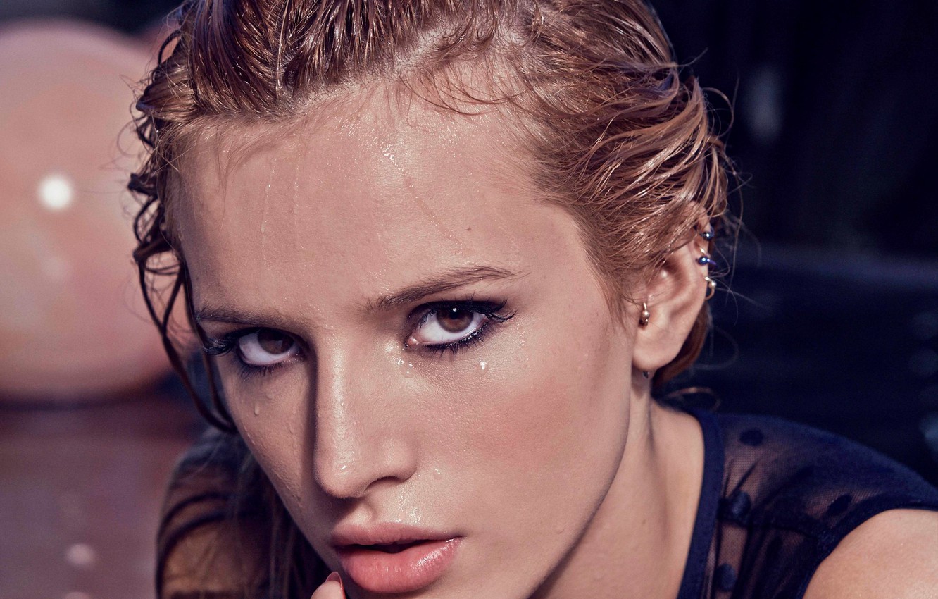 Photo Wallpaper Look, Actress, Red, Bella Thorne - Bella Thorne Just Call Prince Fox - HD Wallpaper 