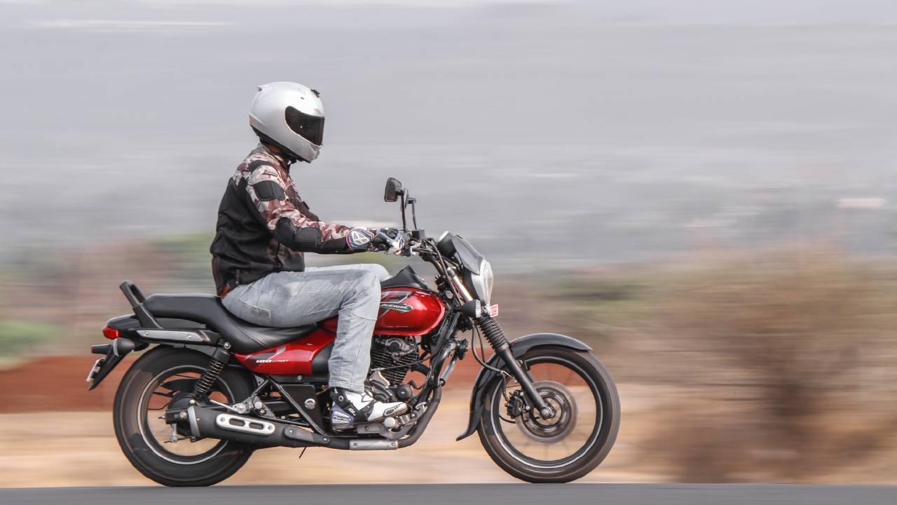 Bajaj Avenger Street 180 Action Image - Cruiser - HD Wallpaper 