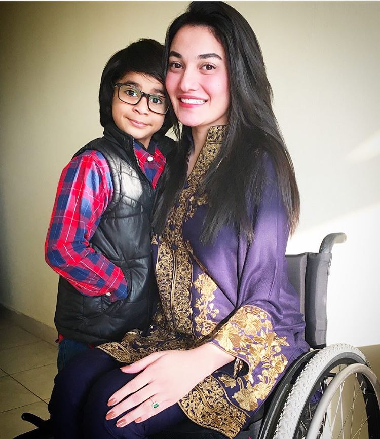 16122734 1573070659375981 - Muniba Mazari First Husband - HD Wallpaper 