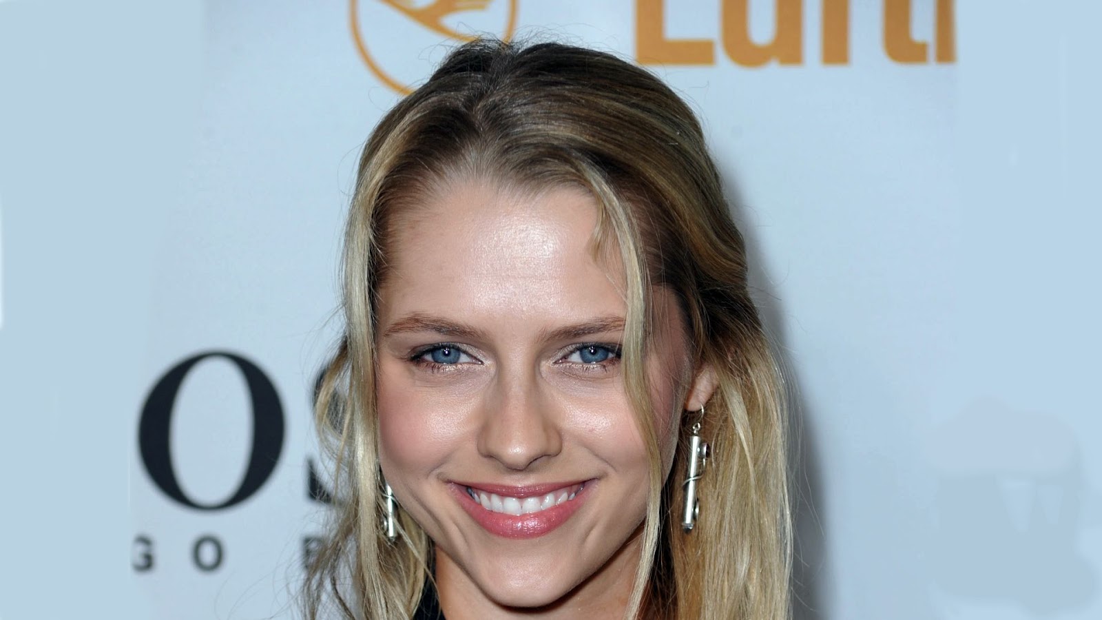 Teresa Palmer - HD Wallpaper 