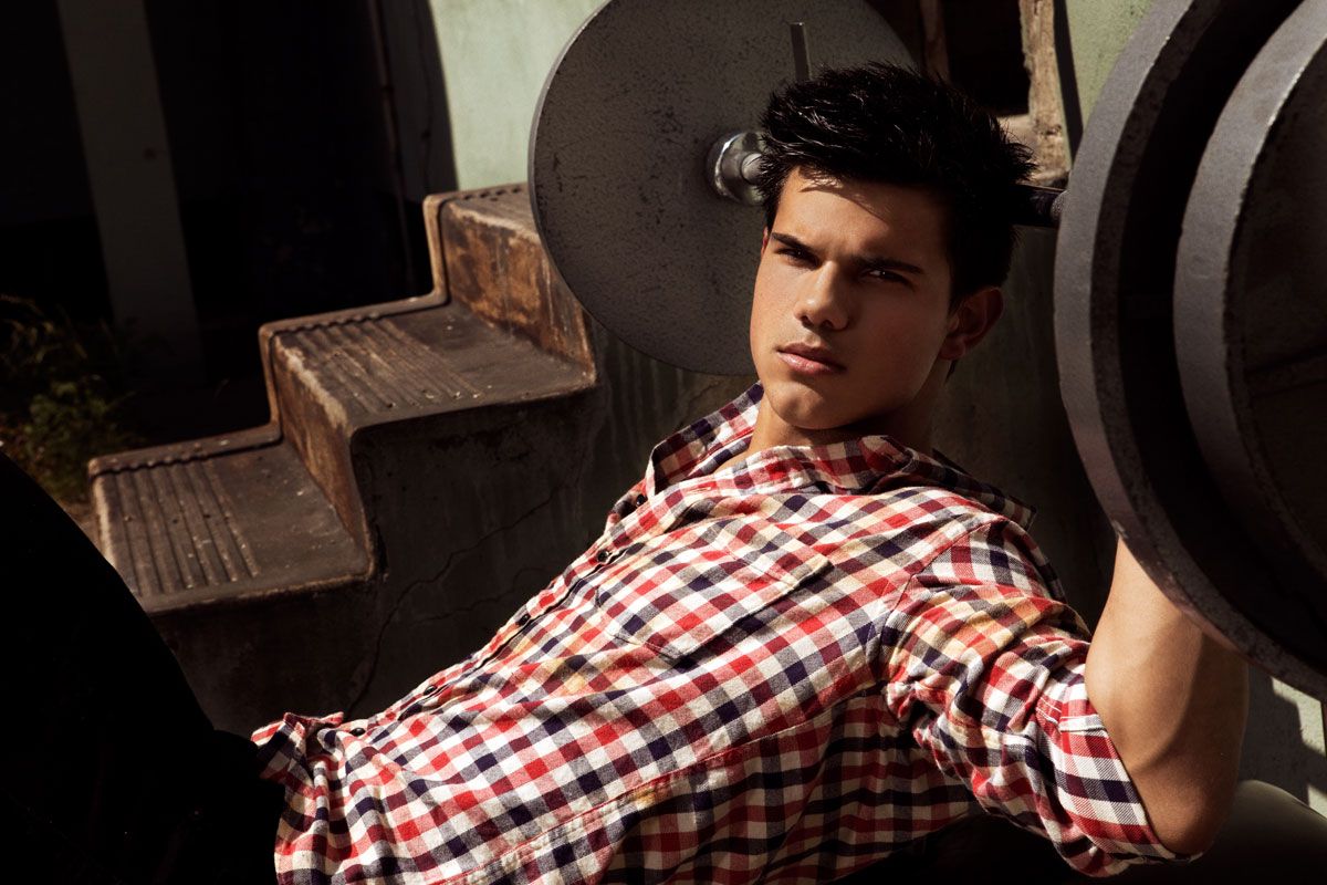 Taylor Lautner Workout - HD Wallpaper 