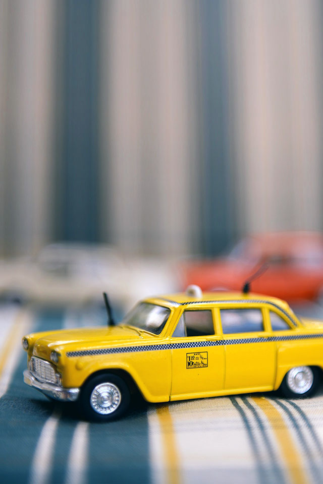 Com Apple Wallpaper Yellow Cab Focus Iphone4 - Taxi Wallpaper Iphone - HD Wallpaper 
