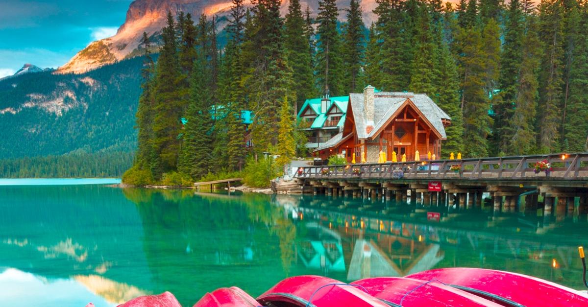 A Nice Remote Cabin By The Lake - Emerald Lake - HD Wallpaper 