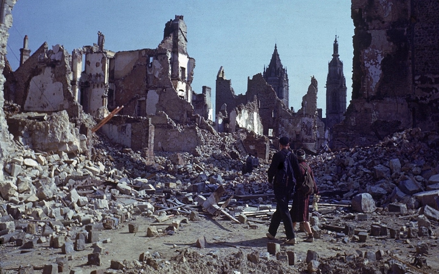 Destruction From World War 2 - HD Wallpaper 