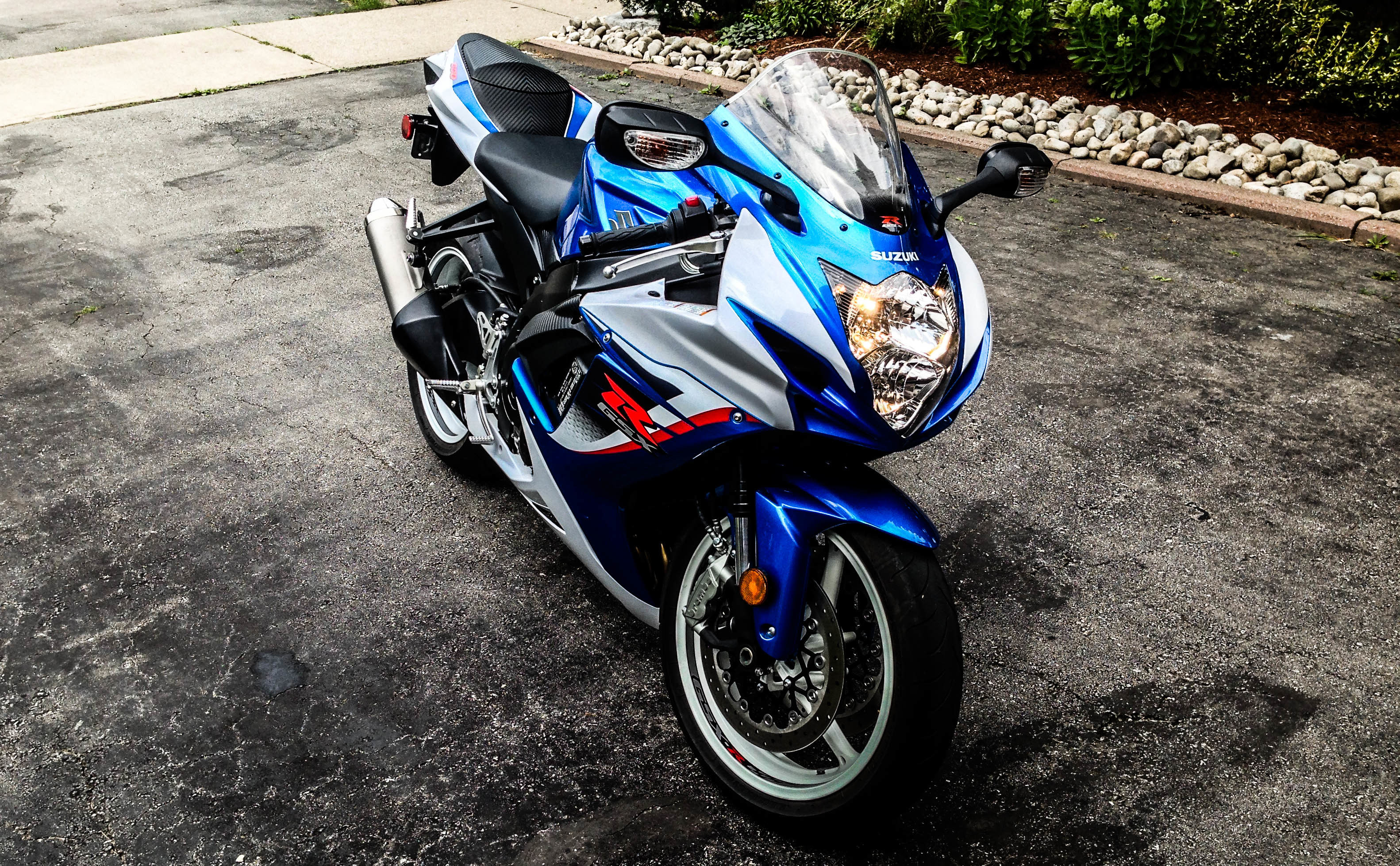 3164x1958, 
 Data Id 142460 
 Data Src /walls/full/7/0/5/142460 - Suzuki Gsxr 600 Wallpaper Hd - HD Wallpaper 