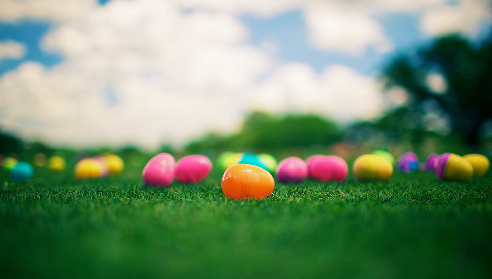 Easter, Grass, Easter, Eggs, Kinder Surprise, Multicolored - Plastic Easter Eggs In Grass - HD Wallpaper 