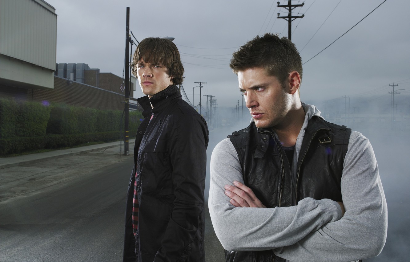 Photo Wallpaper Road, Posts, The Series, Guys, Actors, - We Die We Dont Supernatural - HD Wallpaper 