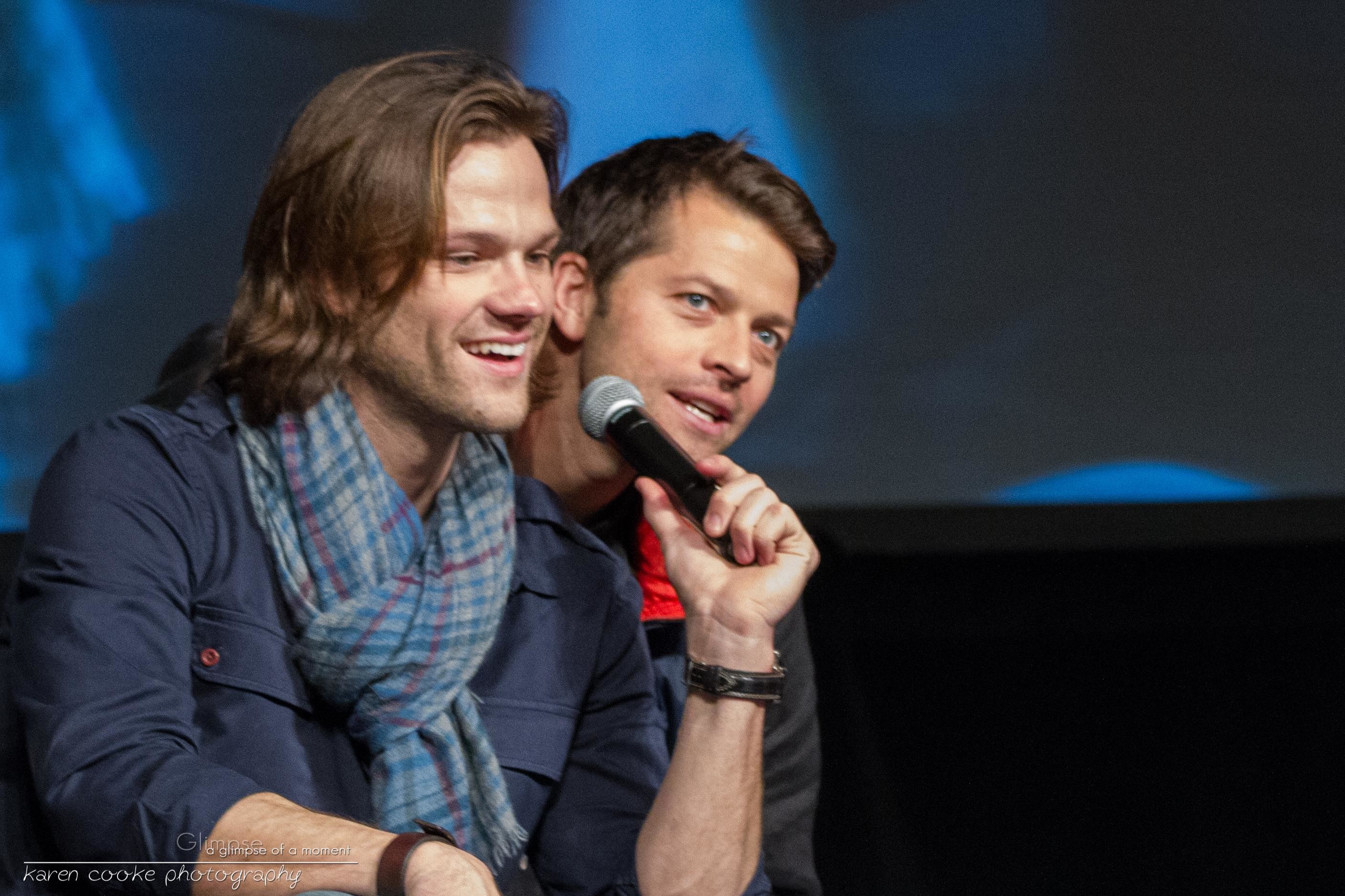 Jared Padalecki & Misha Collins Images Jared And Misha - Imagens Do Misha Collins De Cueca - HD Wallpaper 