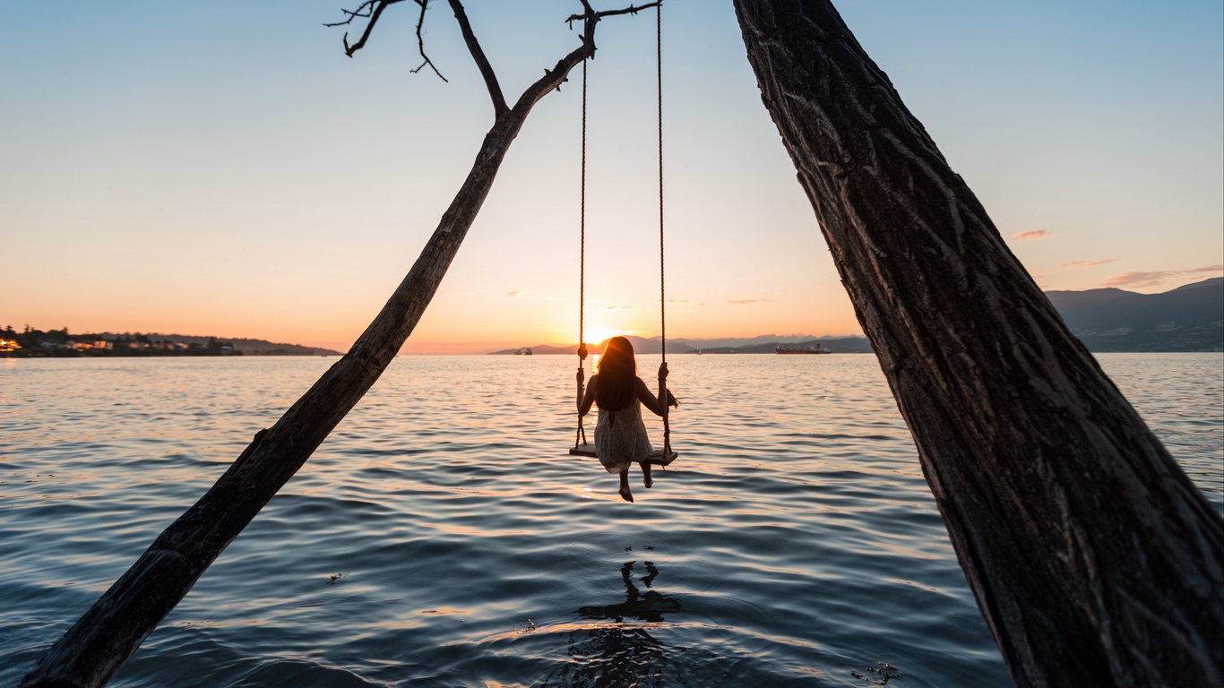 Wallpaper Swing, Girl, Sunset, Lake, River - Girl On Swing Sunset - HD Wallpaper 